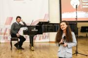 «Главное для скрипача – это школа»: Сергей Стадлер провел мастер-класс для юных скрипачек