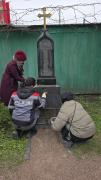 Универсанты промыли историческое надгробие востоковеда Никиты Бичурина