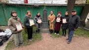 Универсанты промыли историческое надгробие востоковеда Никиты Бичурина